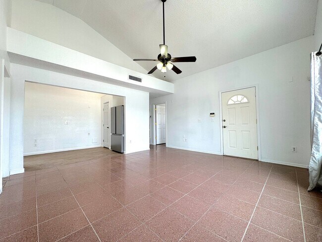 Building Photo - East El Paso 3 bed Refrig A/C