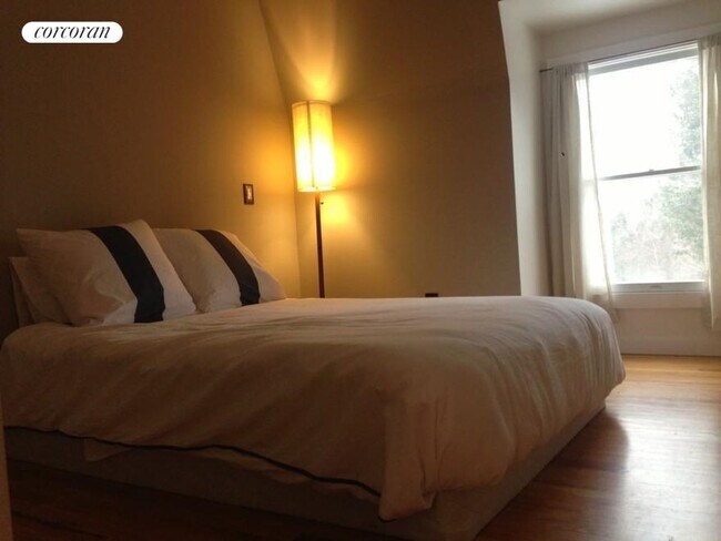 Foto del edificio - 312 Noyack Rd