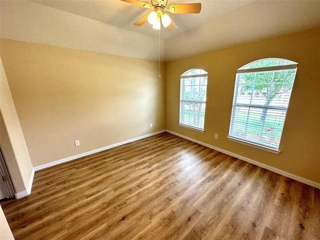 Foto del edificio - 221 Creekwood Dr