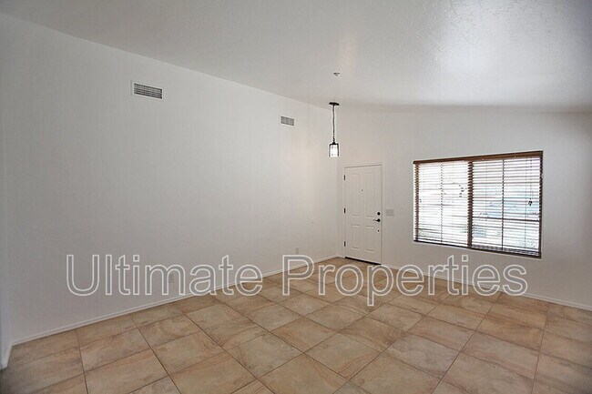 Foto del edificio - 15313 N 104th Way
