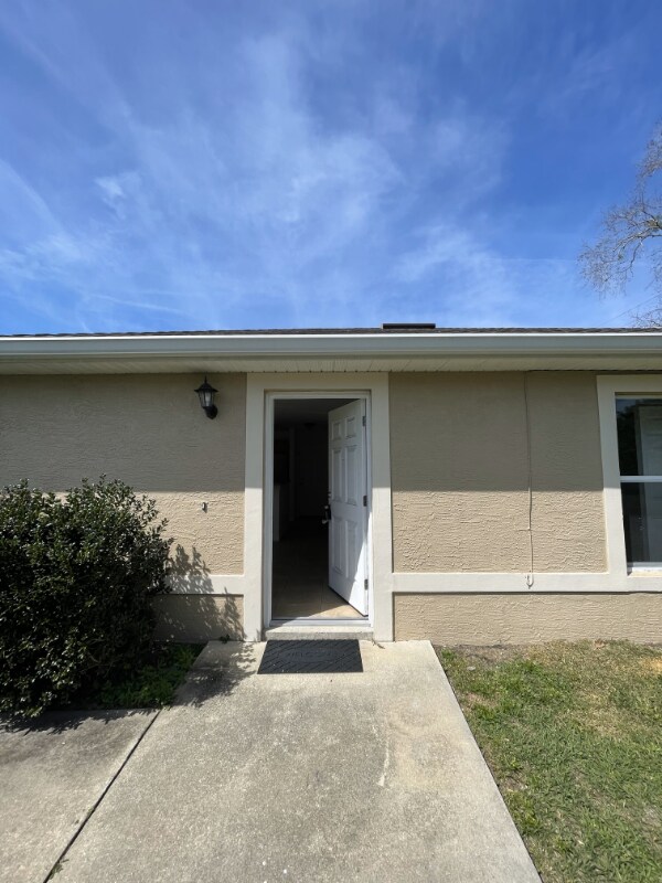 112 Lullwater St Unit B, Deltona, FL 32725 Room for Rent in Deltona