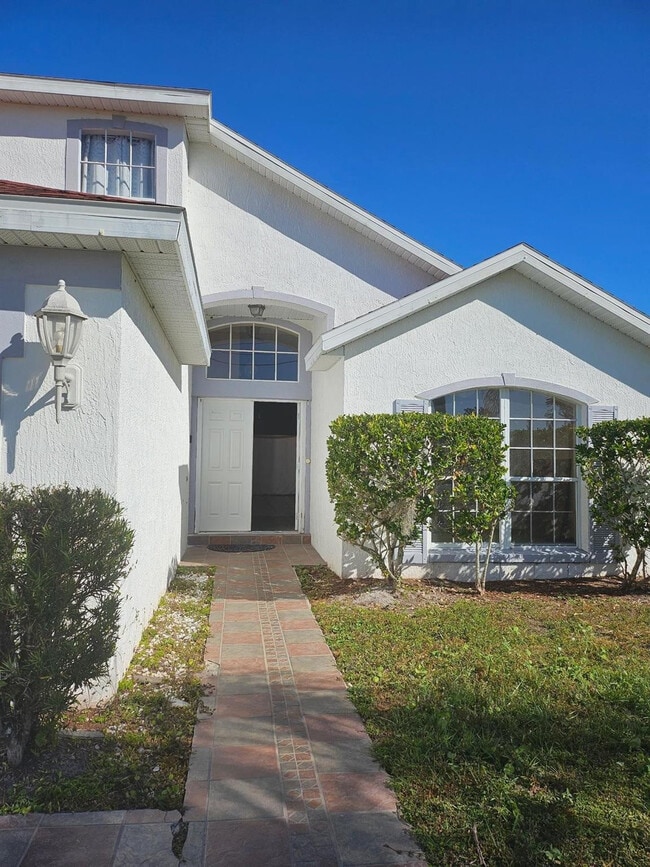 Foto del edificio - 725 Hawk Ln