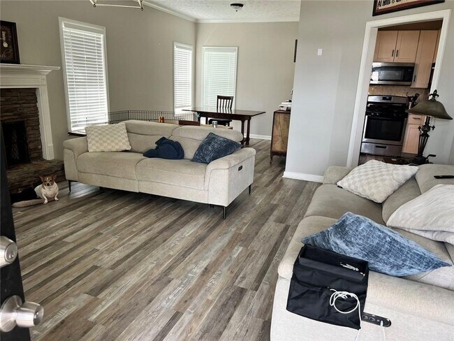 Building Photo - 225 Lee Ct