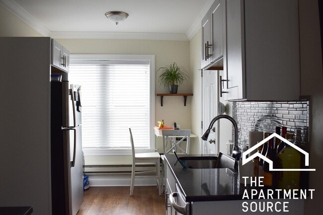 Foto del edificio - 3819 N Greenview Ave