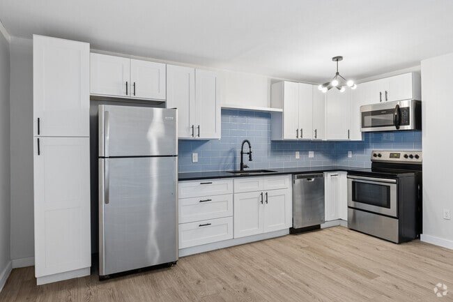 Interior Photo - 501 Branard St