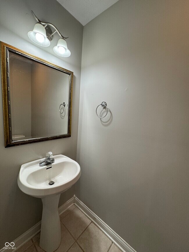 Foto del edificio - 1442 Oakhill Dr