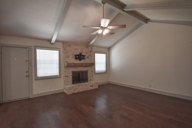 Foto del edificio - Lease Takeover Opportunity Available! 3 Be...
