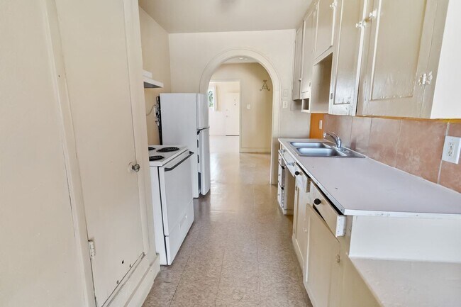 Foto del edificio - 704 N Washington St