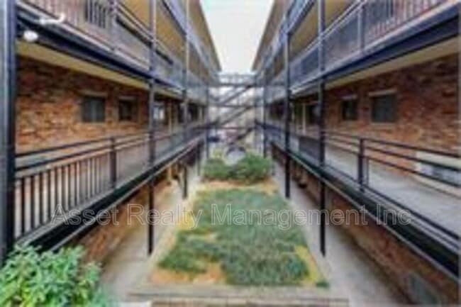 Building Photo - 1509 Highland Ave