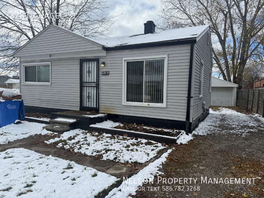 Foto principal - 22819 Nagel St