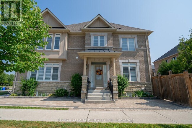 Building Photo - 349 W Lawn Cres