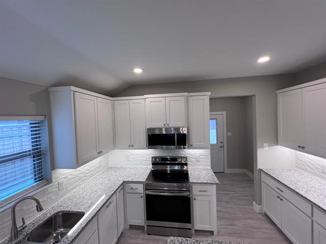 Foto del edificio - 633-635 Friendship Rd