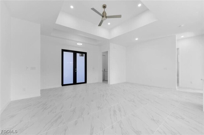 Foto del edificio - 846 Cadis St E