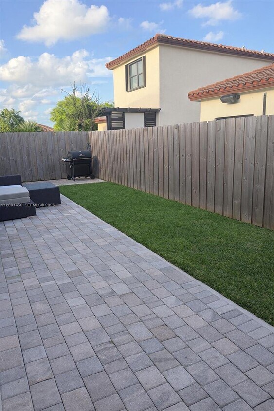 Foto del edificio - 157 NE 24th Terrace