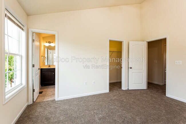 Foto del edificio - 17267 Library Blvd
