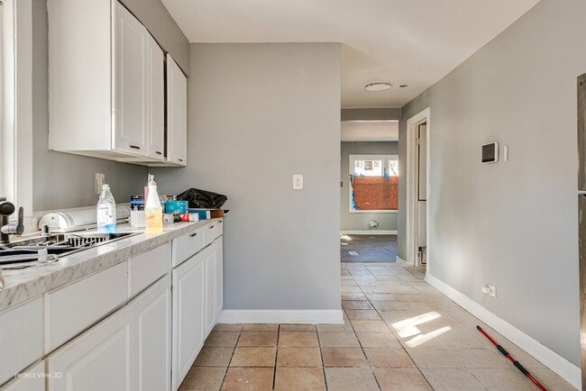 Building Photo - 12025 S Prairie Ave