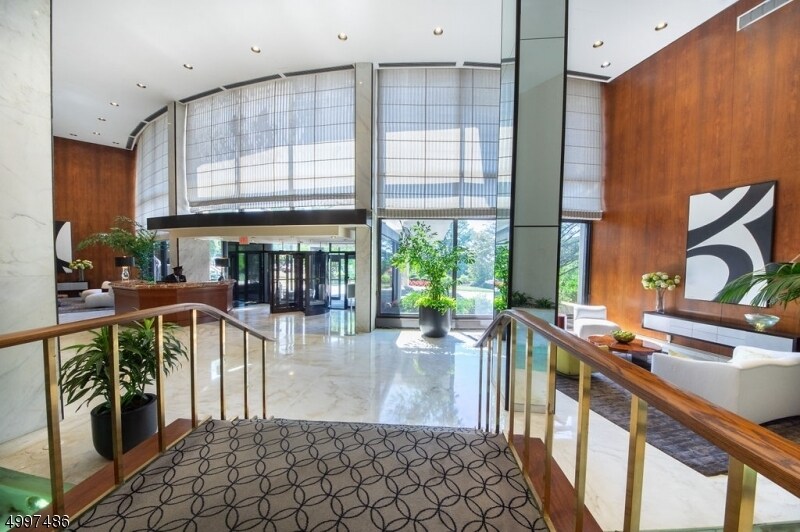 Foto principal - 1 Claridge Dr