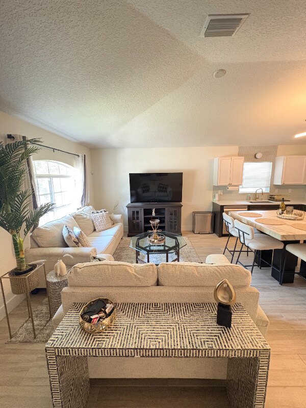 Foto del edificio - 3327 Carlisle Ave S