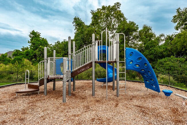 Building Photo - 1048 Westgate Dr