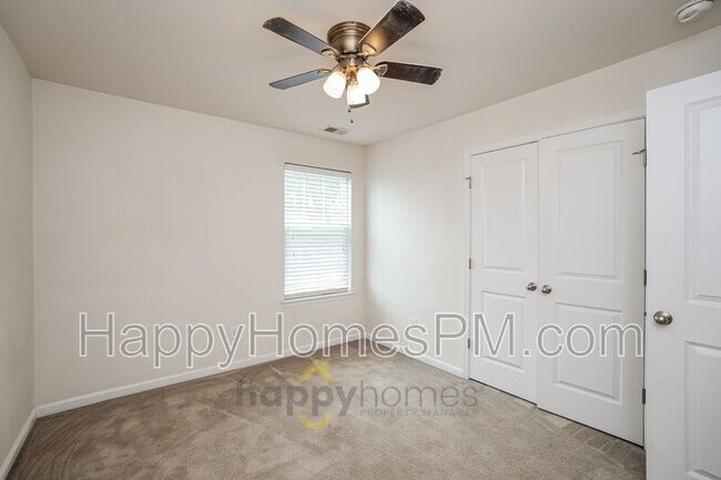 Foto del edificio - 350 Spectrum Rd