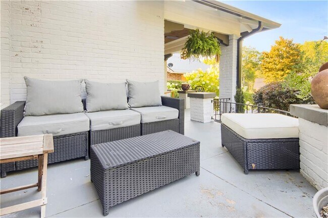 Foto del edificio - 514 W Ontario Ave SW