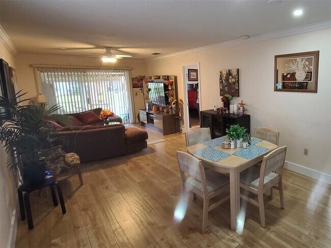 Foto del edificio - 5059 Live Oak Cir