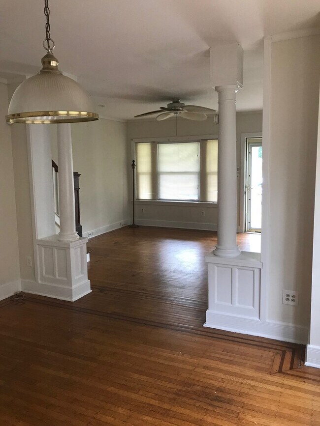 Foto del edificio - 3 Bed / 2 Full Bath Freshly Restored House...