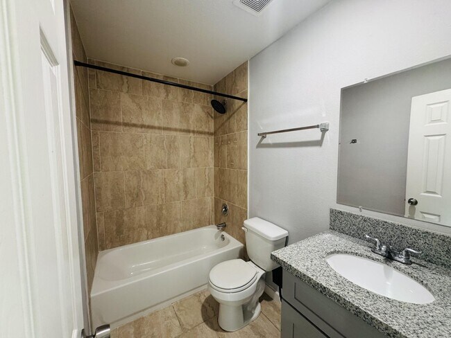 Foto del edificio - 6066 Haight St