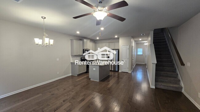 Building Photo - 7055 Mimosa Blf