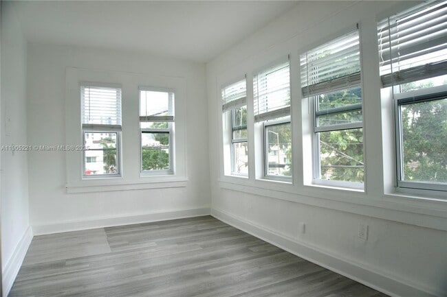 Foto del edificio - 501 SW 6th Ct