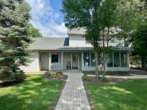 Building Photo - 17N750 Galligan Rd