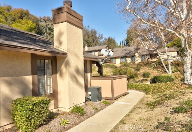 Building Photo - 21696 Laurelrim Dr