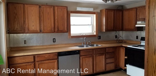 Foto del edificio - 8 br, 4 bath House - 716 Washington St