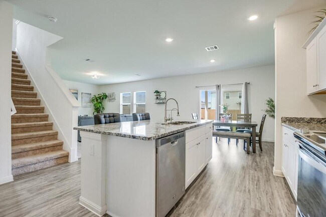 Foto del edificio - 19620 Cloudy Bay Dr