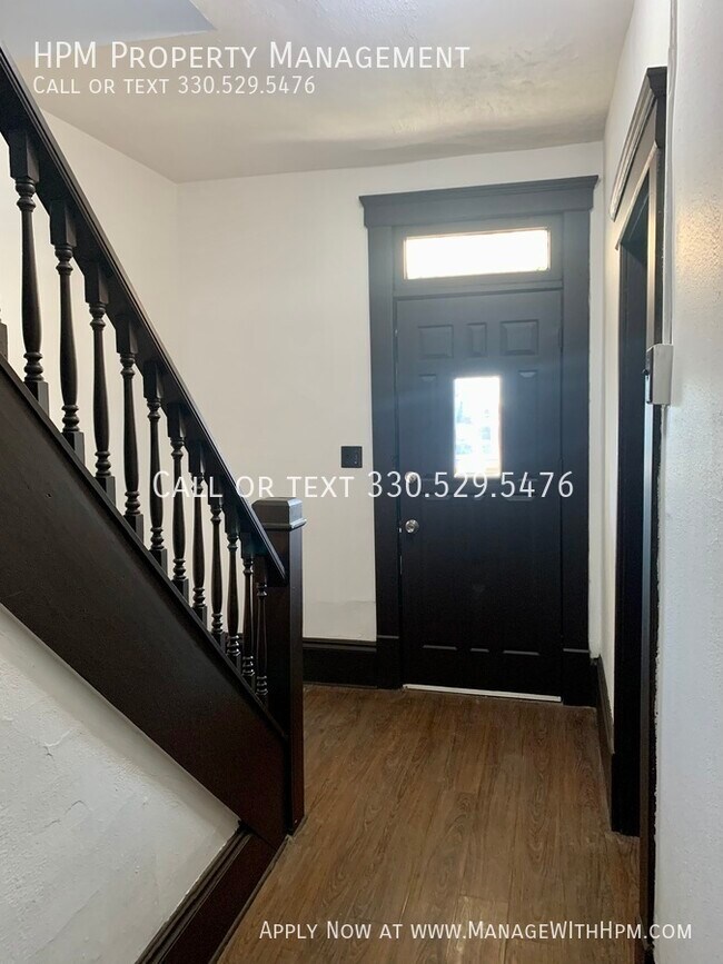 Foto del edificio - 3 Bedroom First Floor Duplex For Rent!
