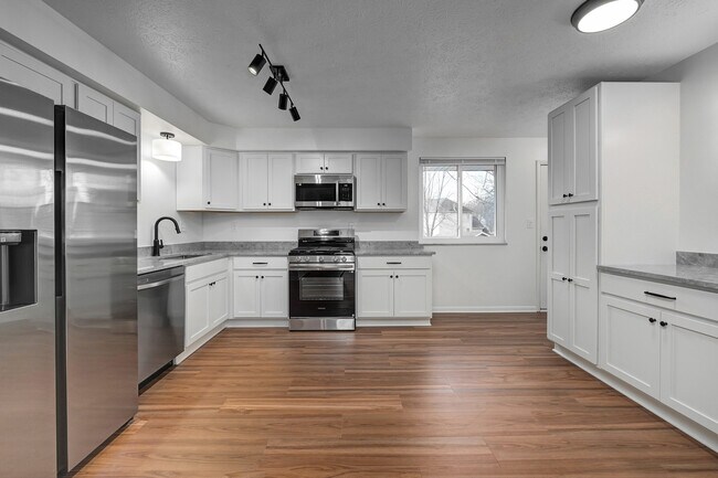 Foto del edificio - 2930 Northglen Dr