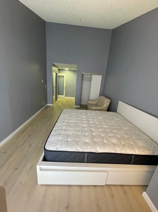 Foto del edificio - 1310 Ridge Ct