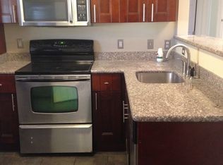 Foto principal - 626 Irwin St NE