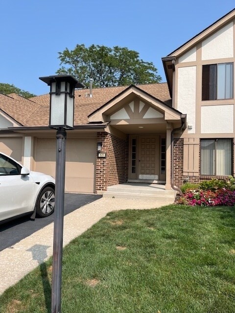 Building Photo - 826 Thornton Ct