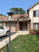 Building Photo - 826 Thornton Ct