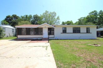 Building Photo - 86 S Madison Dr