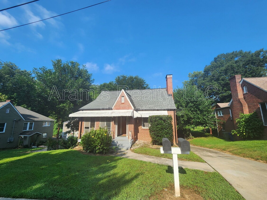 Foto principal - 580 Holly St NW