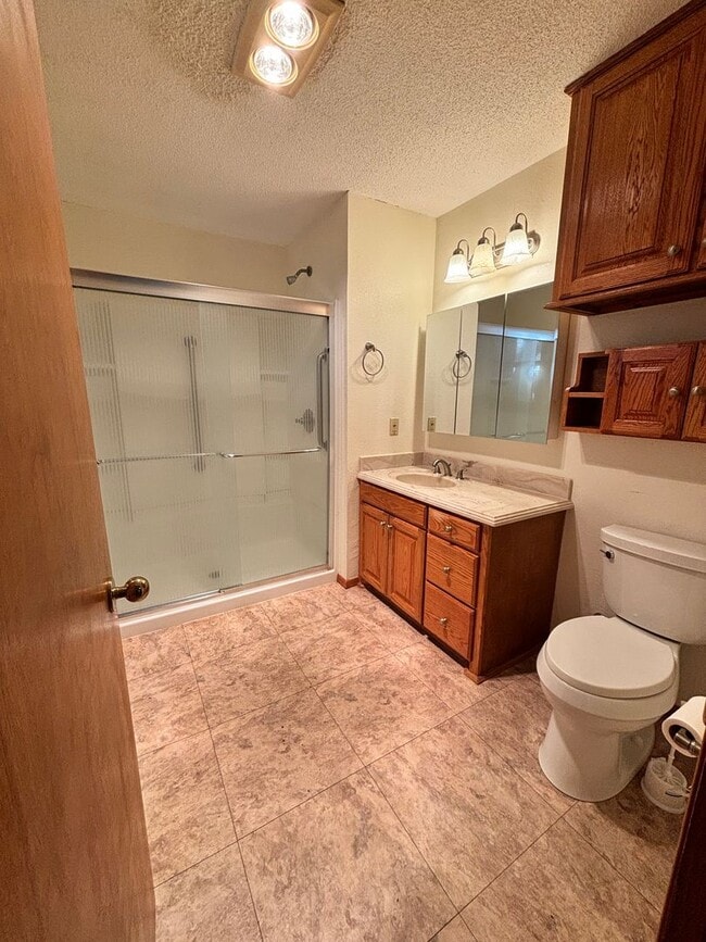 Building Photo - Large country property with plenty of space!