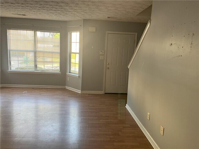 Foto del edificio - 3090 Fields Dr