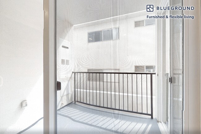 Foto del edificio - 1265 Barry Ave