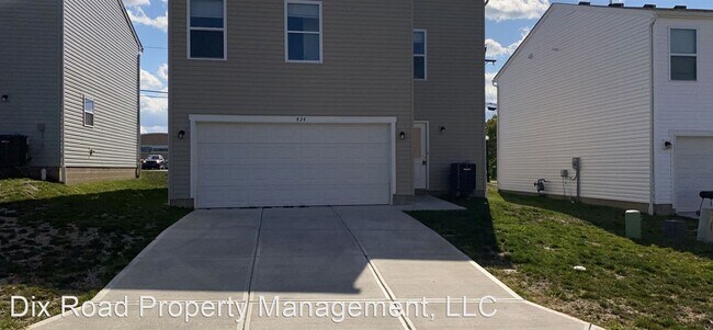 Building Photo - 4 br, 2.5 bath House - 424 West Kemper Road,