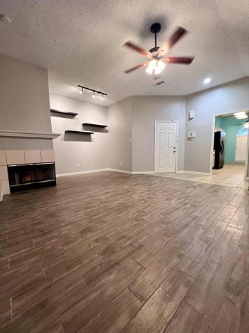 Building Photo - 943 Azalia Dr