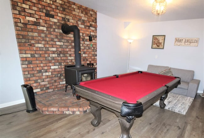 Building Photo - 2114 W 6th St