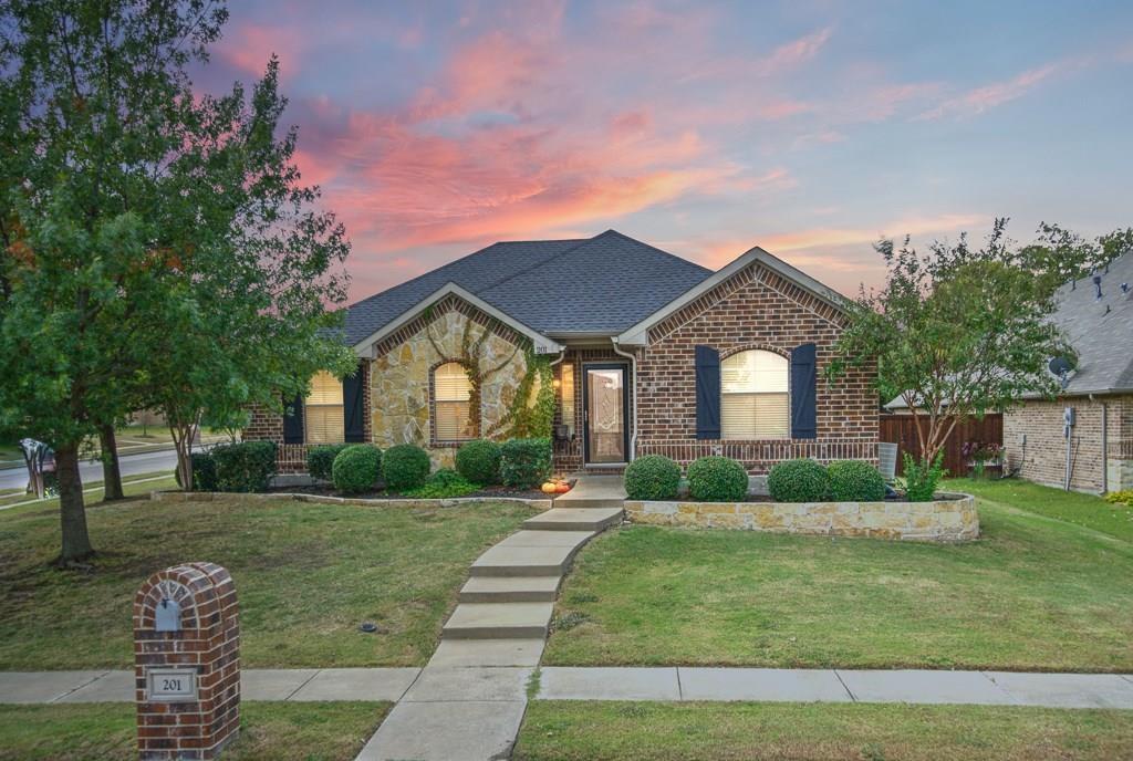 Foto principal - 201 High Meadow Ct