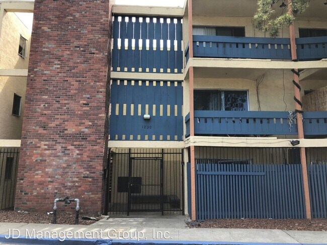 Building Photo - 1230 Brookside Dr